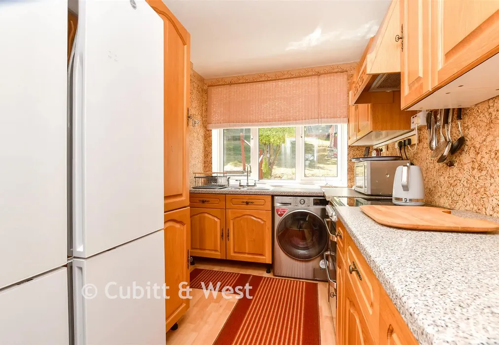 Kitchen - Hillbury Road, Whyteleafe, Surrey - Wards of Kent