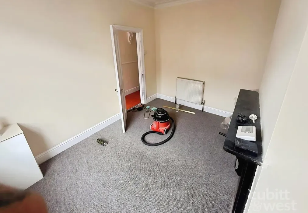  - AVAILABLE WITH NO DEPOSIT Adair Road Southsea PO4 - Wards of Kent