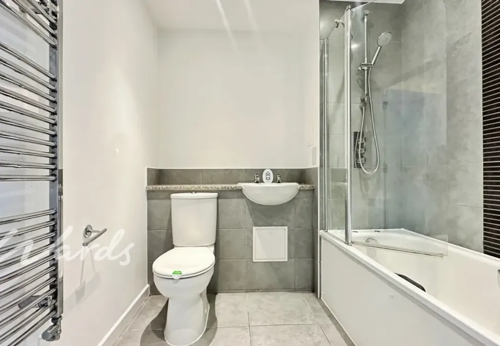 Bathroom - Wallis Avenue Park Wood ME15 - Wards of Kent