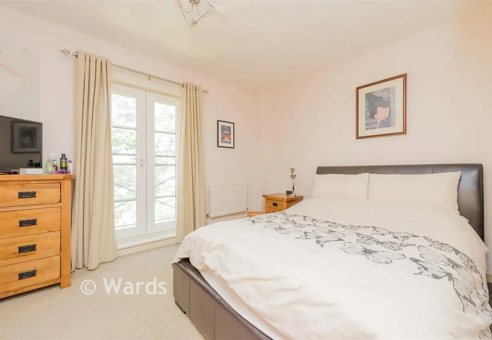 Bedroom 1 - Kingfisher Drive, Waterstone Park, Kent - Wards of Kent