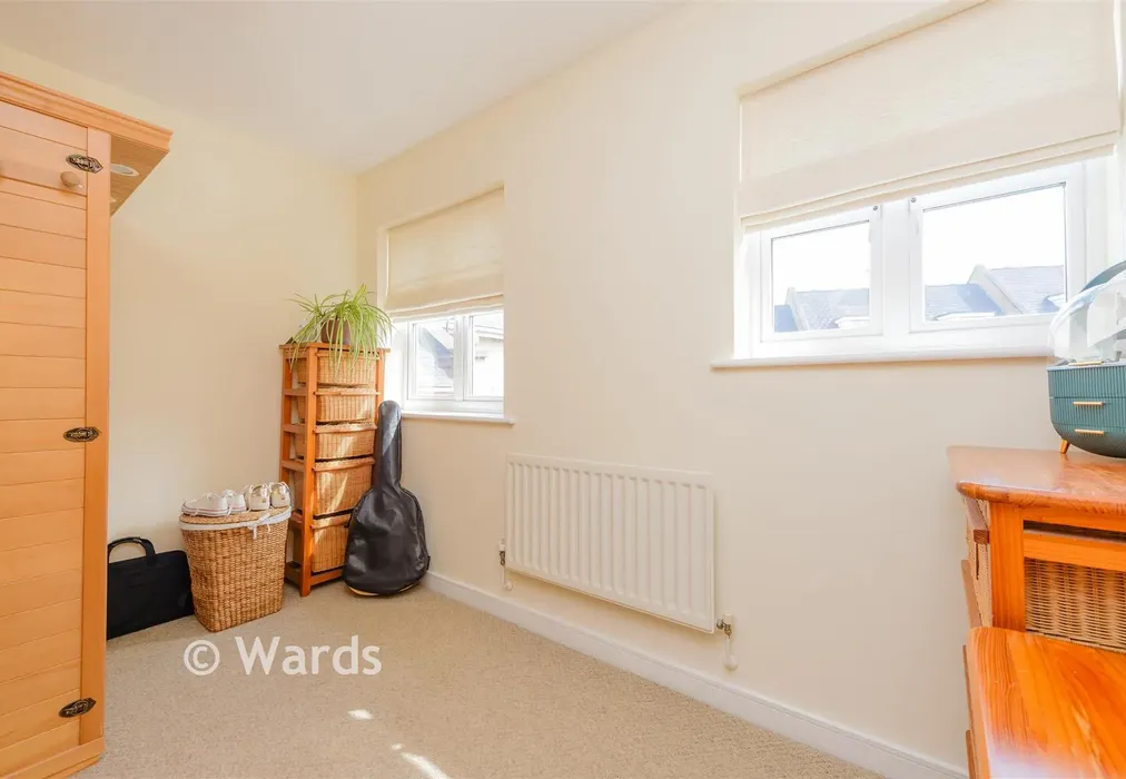 Bedroom 2 - Kingfisher Drive, Waterstone Park, Kent - Wards of Kent