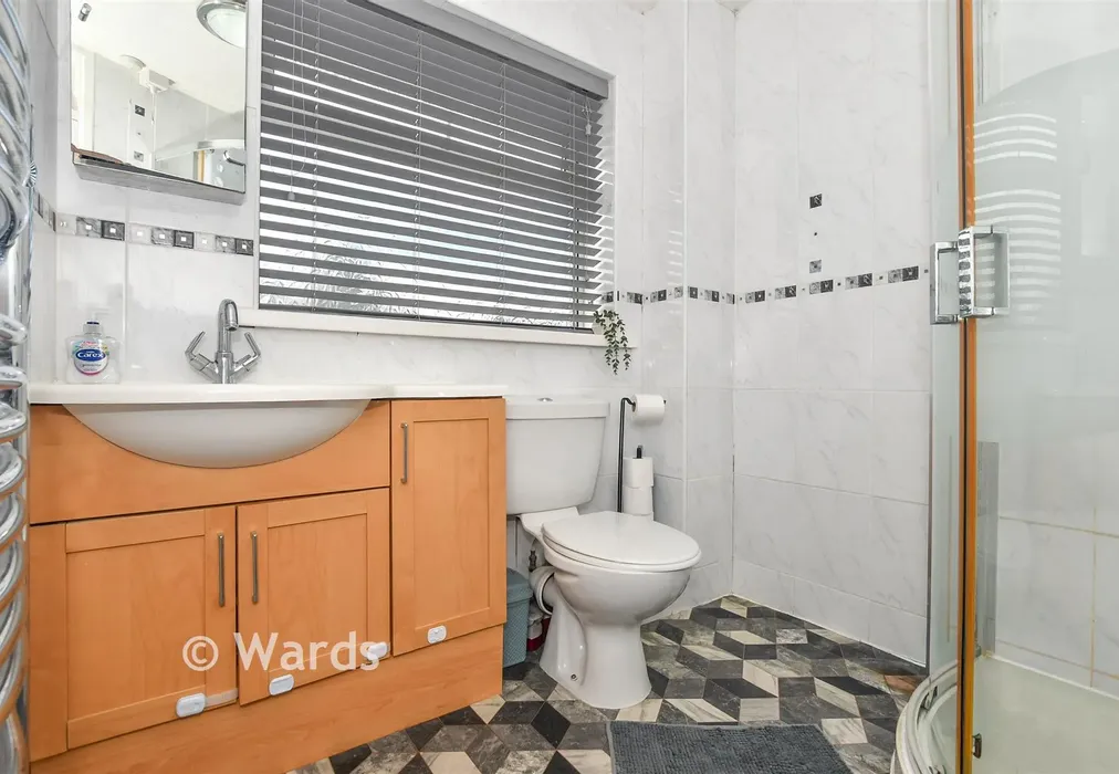 Shower Room - Northdown, Ashford, Kent - Wards of Kent