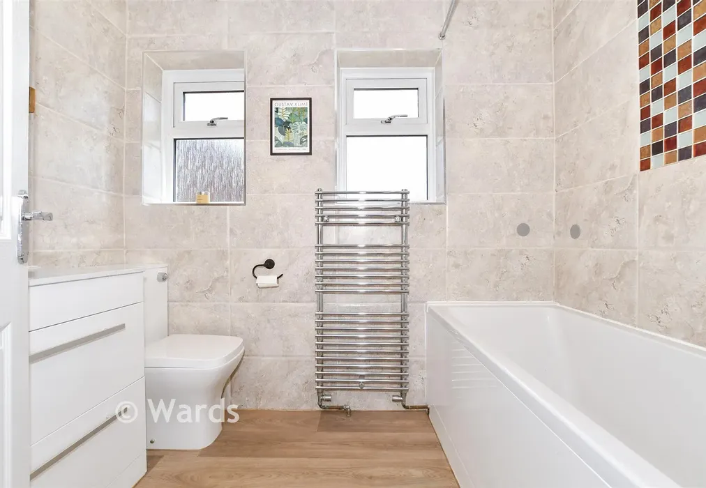 Bathroom - Firs Close, Aylesford, Kent - Wards of Kent