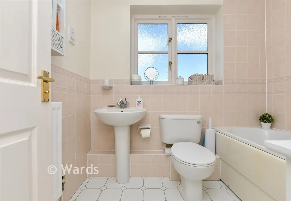 Bathroom - Kirbys Lane, Canterbury, Kent - Wards of Kent