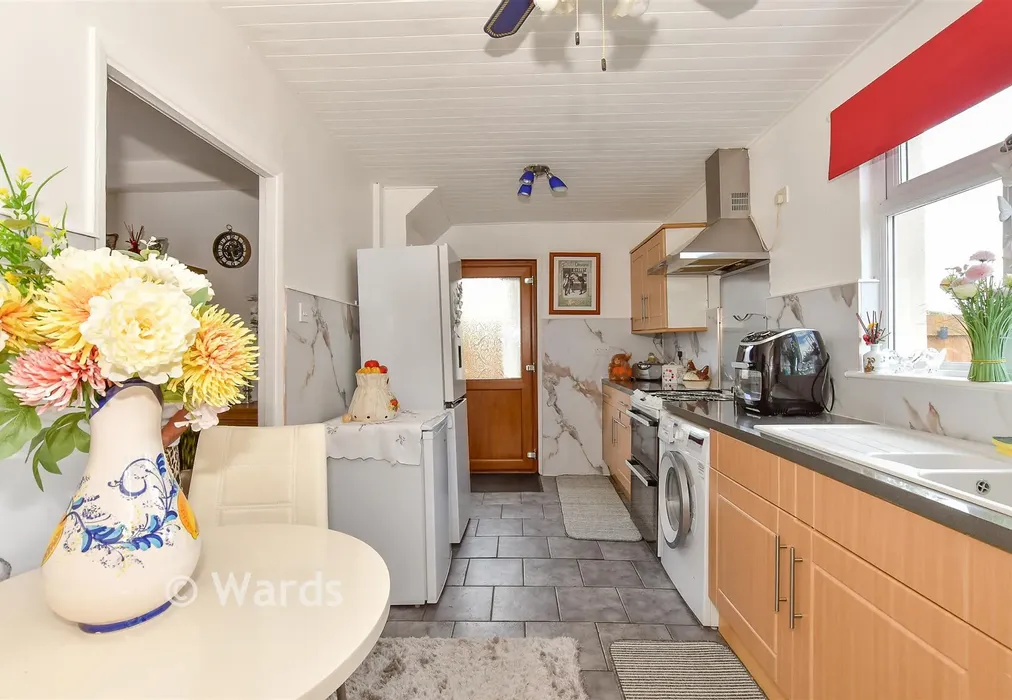 Kitchen - Ackholt Road, Aylesham, Canterbury, Kent - Wards of Kent