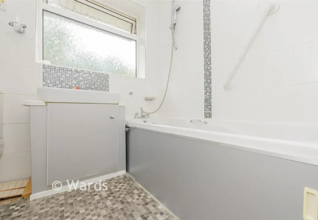 Bathroom - Pilgrims Way, Cuxton, Rochester, Kent - Wards of Kent
