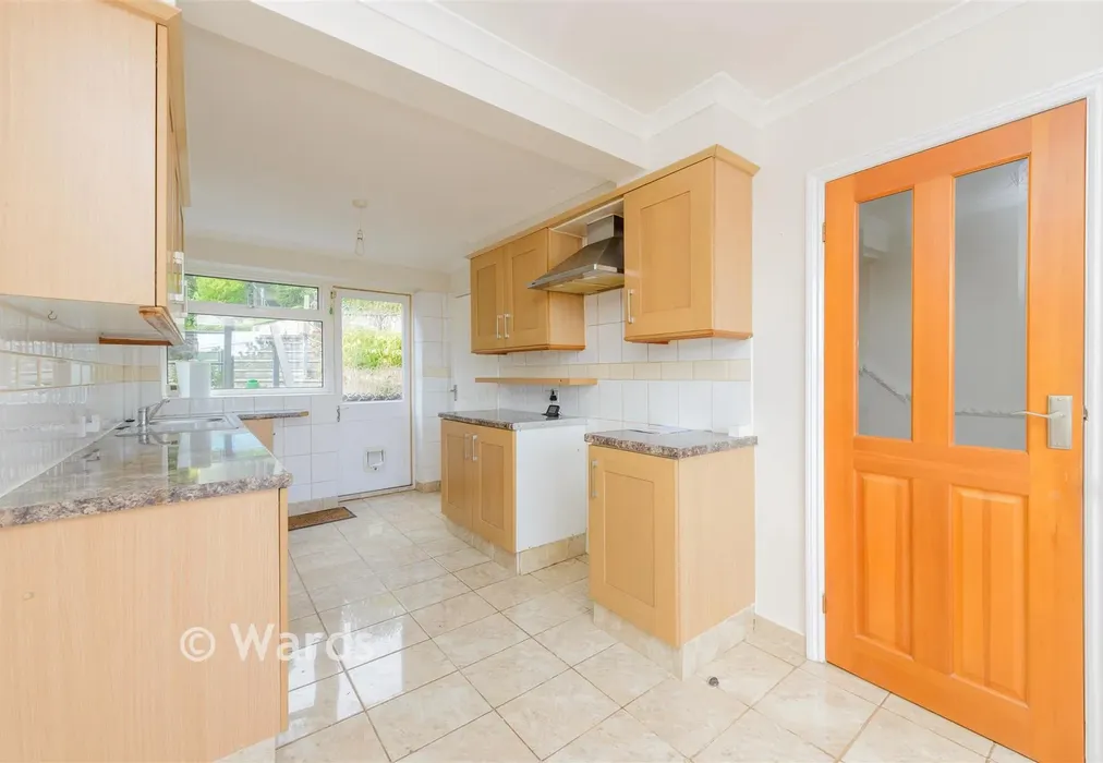 Kitchen - Pilgrims Way, Cuxton, Rochester, Kent - Wards of Kent