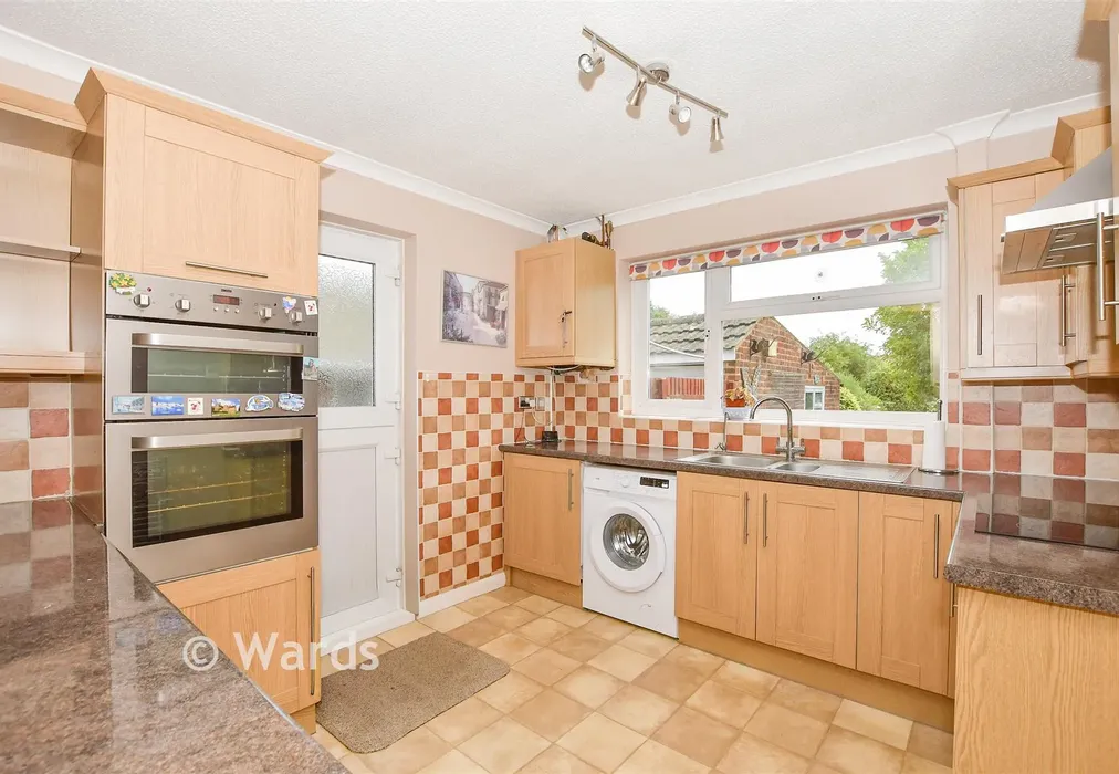 Kitchen - Newbury Avenue, Maidstone, Kent - Wards of Kent