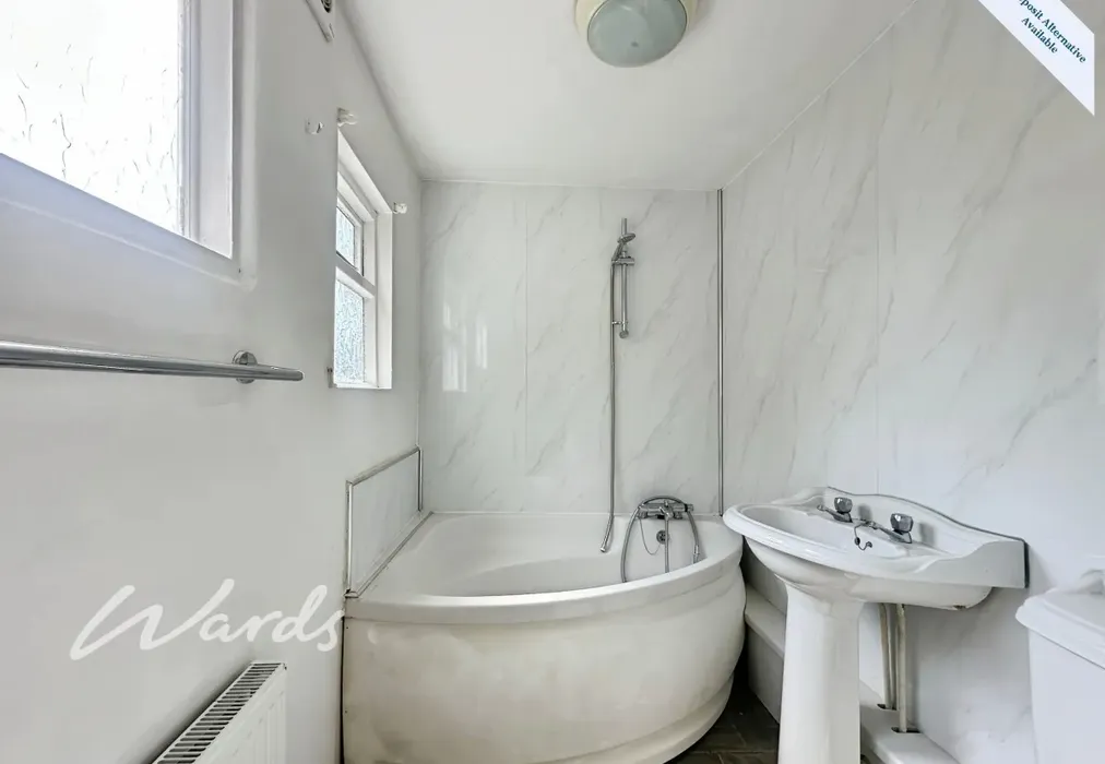 Bathroom - Tonbridge Road Maidstone ME16 - Wards of Kent