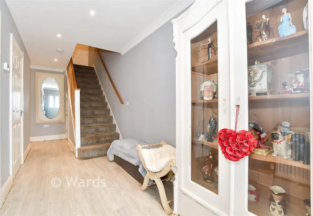 Entrance Hall - New Hythe Lane, Larkfield, Kent - Wards of Kent