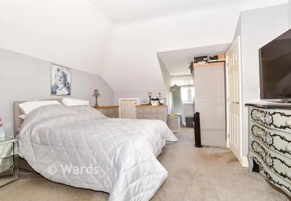 Bedroom 1 - New Hythe Lane, Larkfield, Kent - Wards of Kent