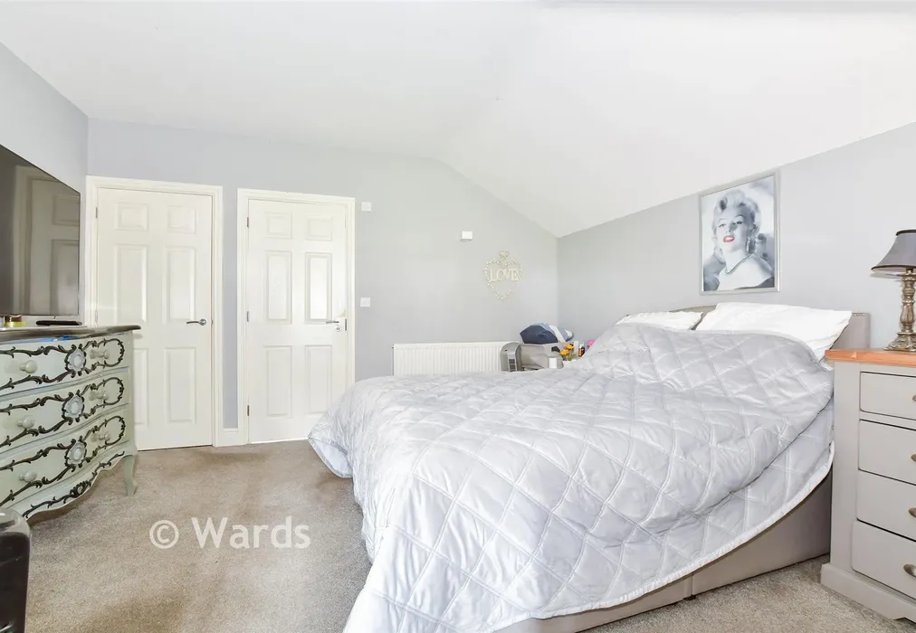 Bedroom 1 - New Hythe Lane, Larkfield, Kent - Wards of Kent
