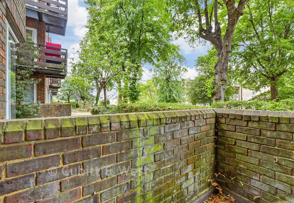 Balcony / Terrace - Cedar Road, Sutton, Surrey - Wards of Kent