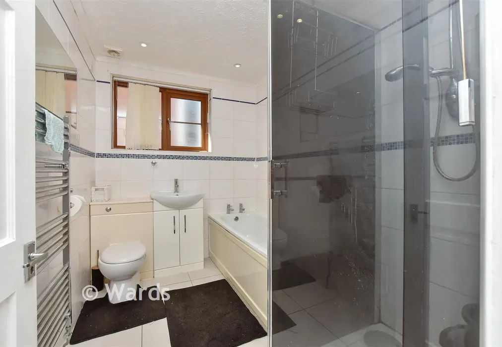 Bathroom - Waverley Avenue, Minster On Sea, Sheerness, Kent - Wards of Kent