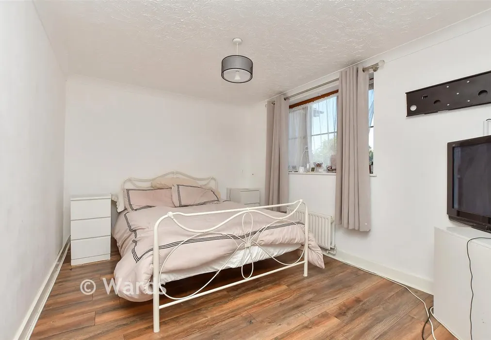 Bedroom 1 - Waverley Avenue, Minster On Sea, Sheerness, Kent - Wards of Kent