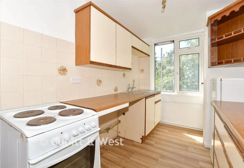 Kitchen - Hampstead Road, Dorking, Surrey - Wards of Kent