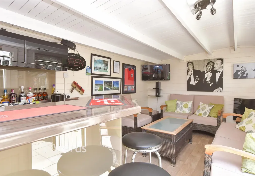 External Lifestyle Photograph - London Road, Farningham, Kent - Wards of Kent