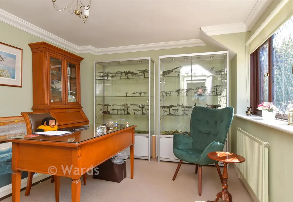 Bedroom 2 - London Road, Farningham, Kent - Wards of Kent