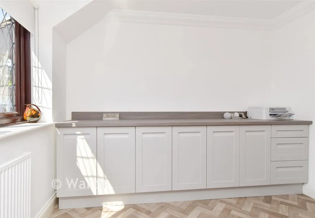 Bedroom 4 - London Road, Farningham, Kent - Wards of Kent