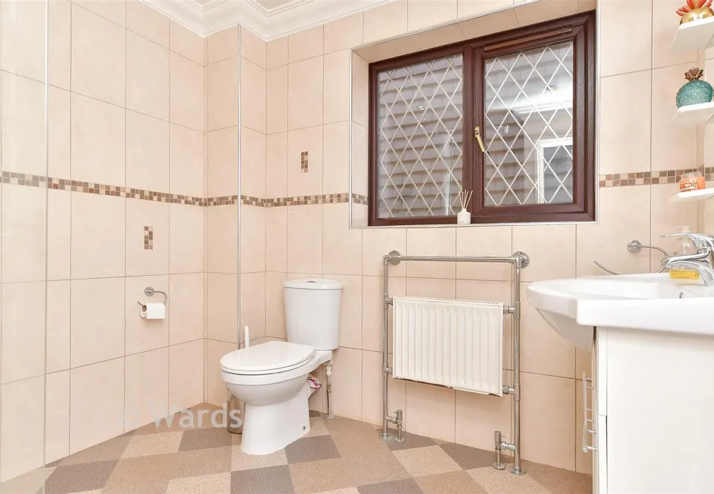 Shower Room - London Road, Farningham, Kent - Wards of Kent