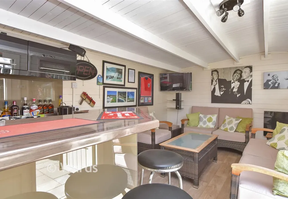 External Lifestyle Photograph - London Road, Farningham, Kent - Wards of Kent