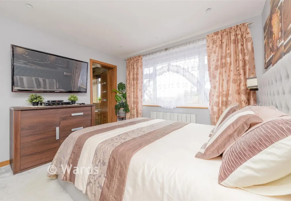 Bedroom 1 - Kenwood Avenue, Walderslade, Chatham, Kent - Wards of Kent