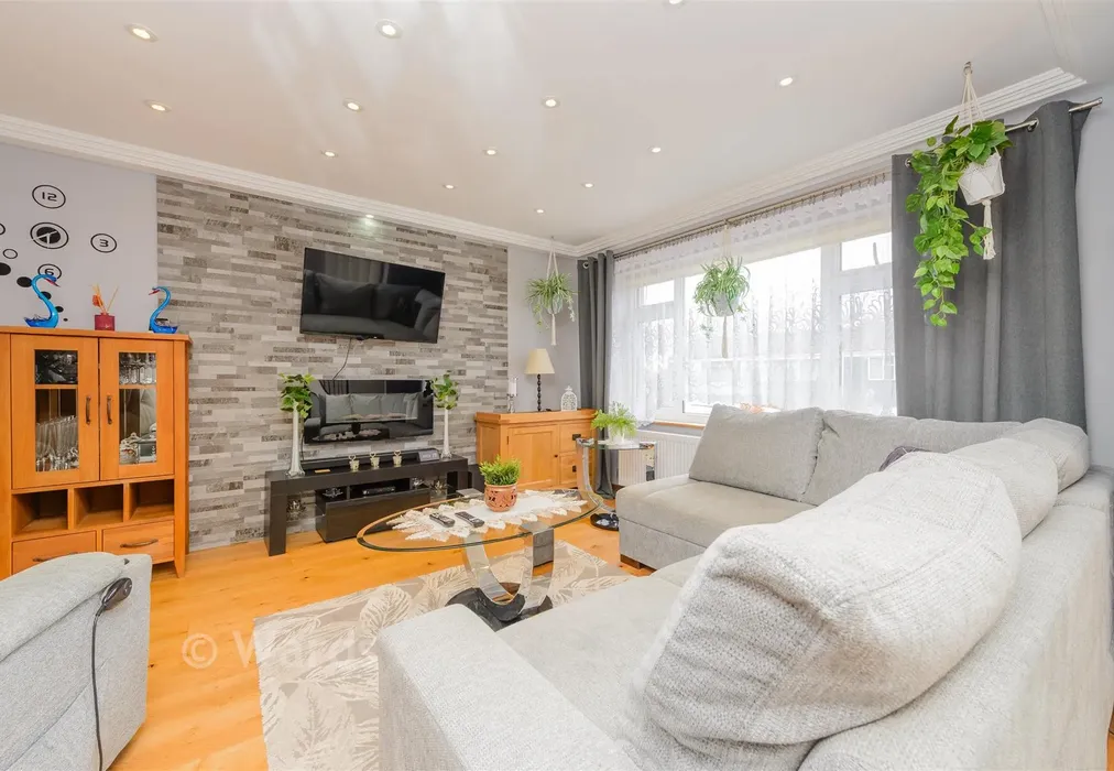 Lounge - Kenwood Avenue, Walderslade, Chatham, Kent - Wards of Kent