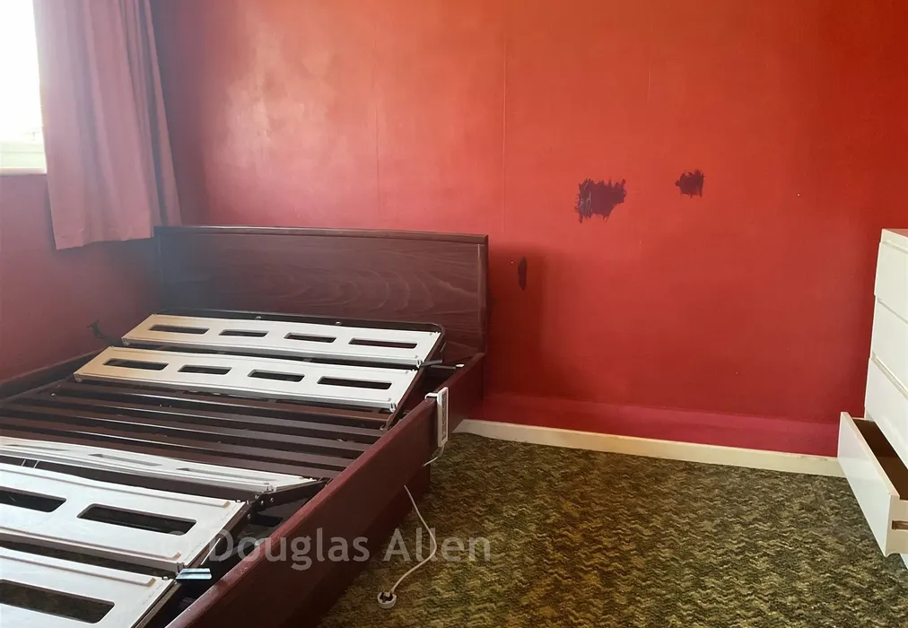 Bedroom 1 - Edward Road, Romford, Essex - Wards of Kent