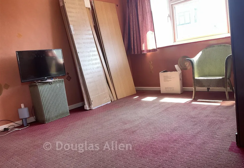 Lounge - Edward Road, Romford, Essex - Wards of Kent