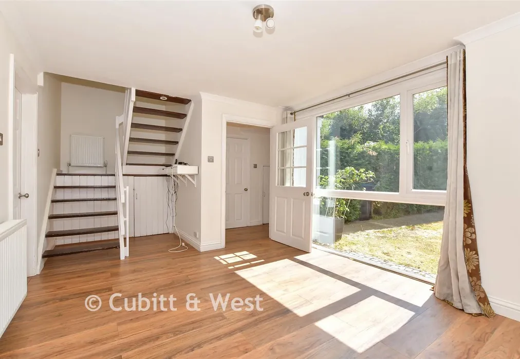 Lounge - Dover Court, Cranleigh, Surrey - Wards of Kent