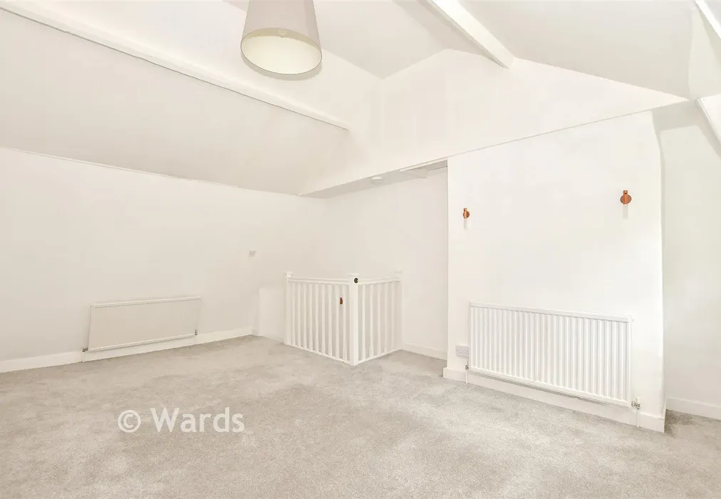 Bedroom 1 - Sandling Road, Maidstone, Kent - Wards of Kent