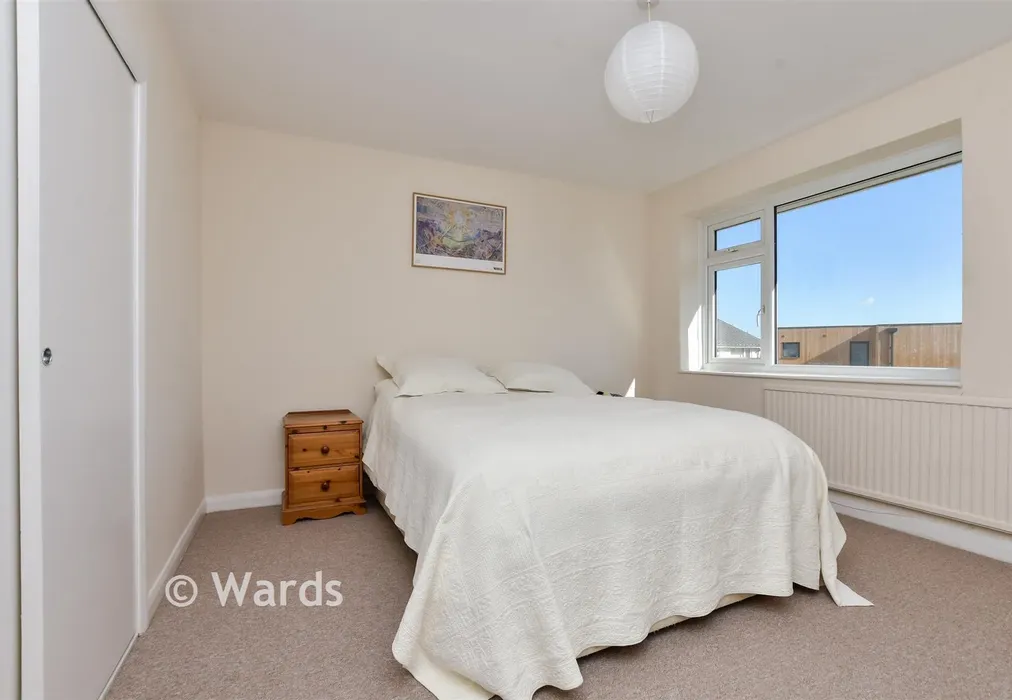 Bedroom 1 - Dolphin Close, Broadstairs, Kent - Wards of Kent