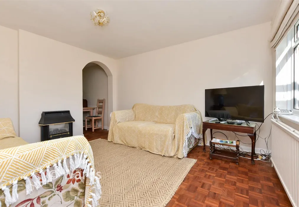 Lounge - Dolphin Close, Broadstairs, Kent - Wards of Kent
