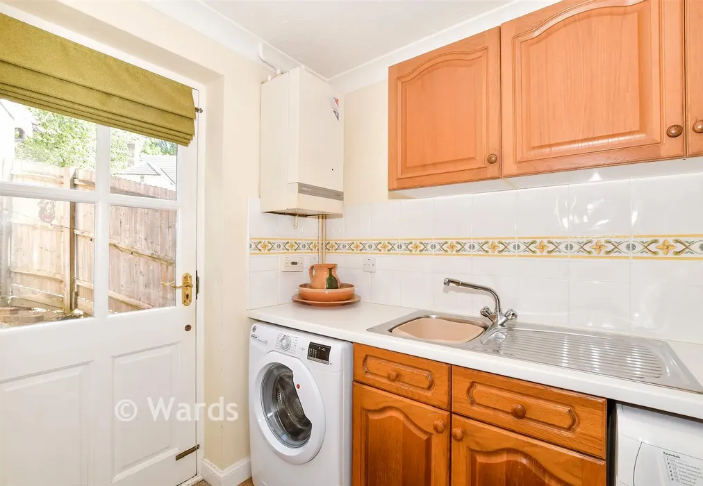 Utility Room - Button Lane, Bearsted, Kent - Wards of Kent