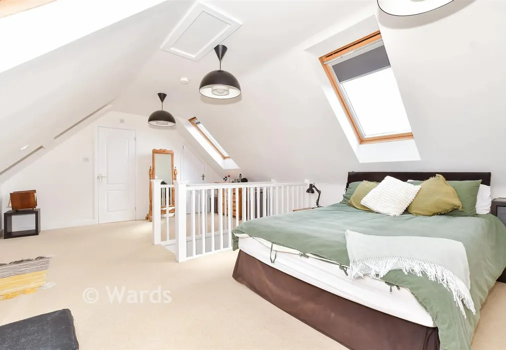 Bedroom 1 - Button Lane, Bearsted, Kent - Wards of Kent