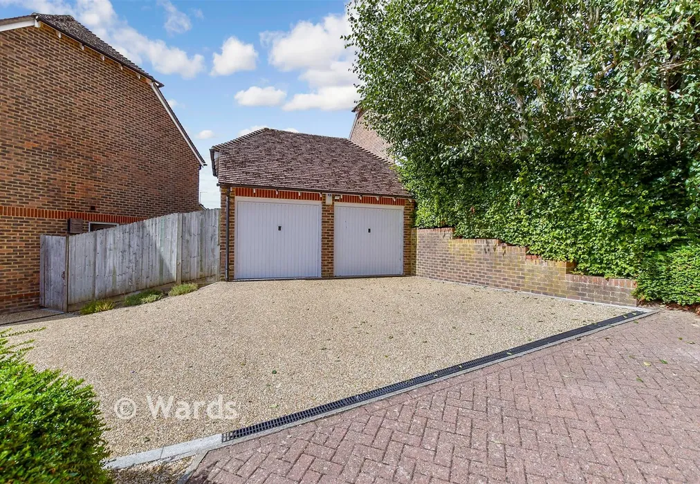 Garage - Button Lane, Bearsted, Kent - Wards of Kent