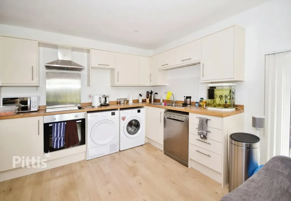  - Queens Road Shanklin PO37 - Wards of Kent