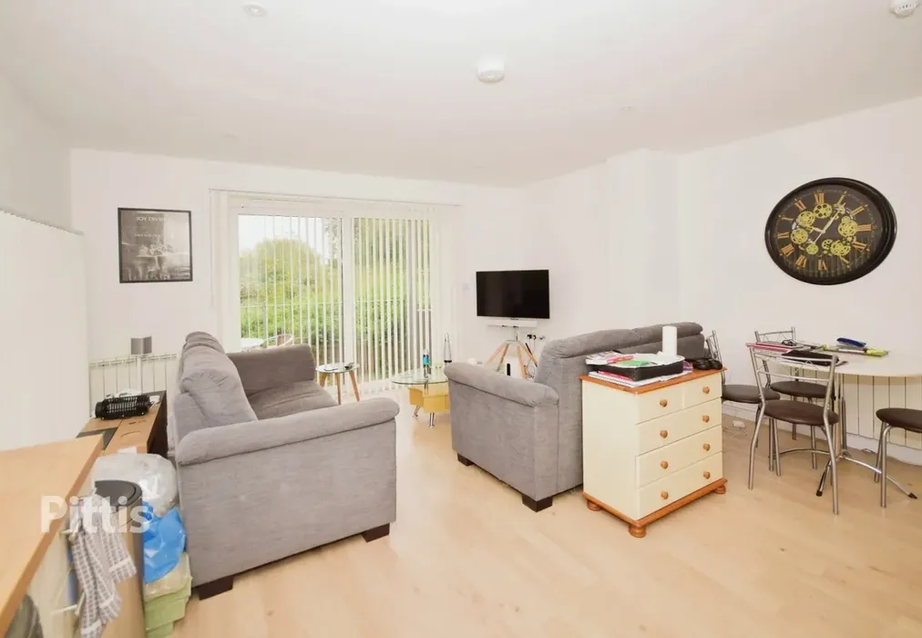  - Queens Road Shanklin PO37 - Wards of Kent