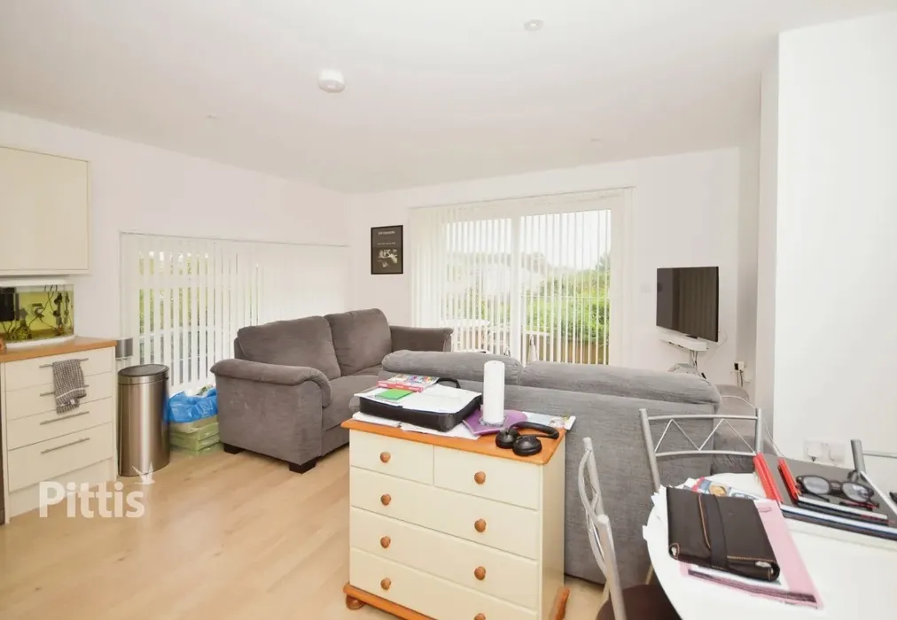  - Queens Road Shanklin PO37 - Wards of Kent