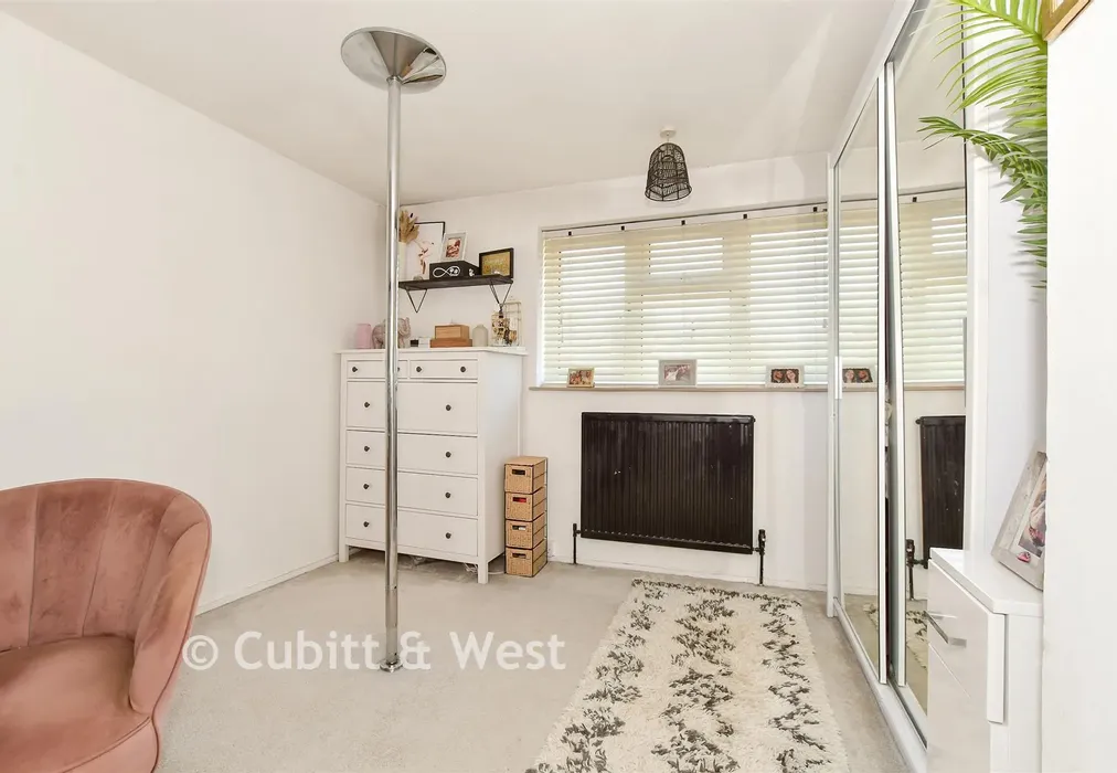 Bedroom 2 - Stubs Hill, Dorking, Surrey - Wards of Kent