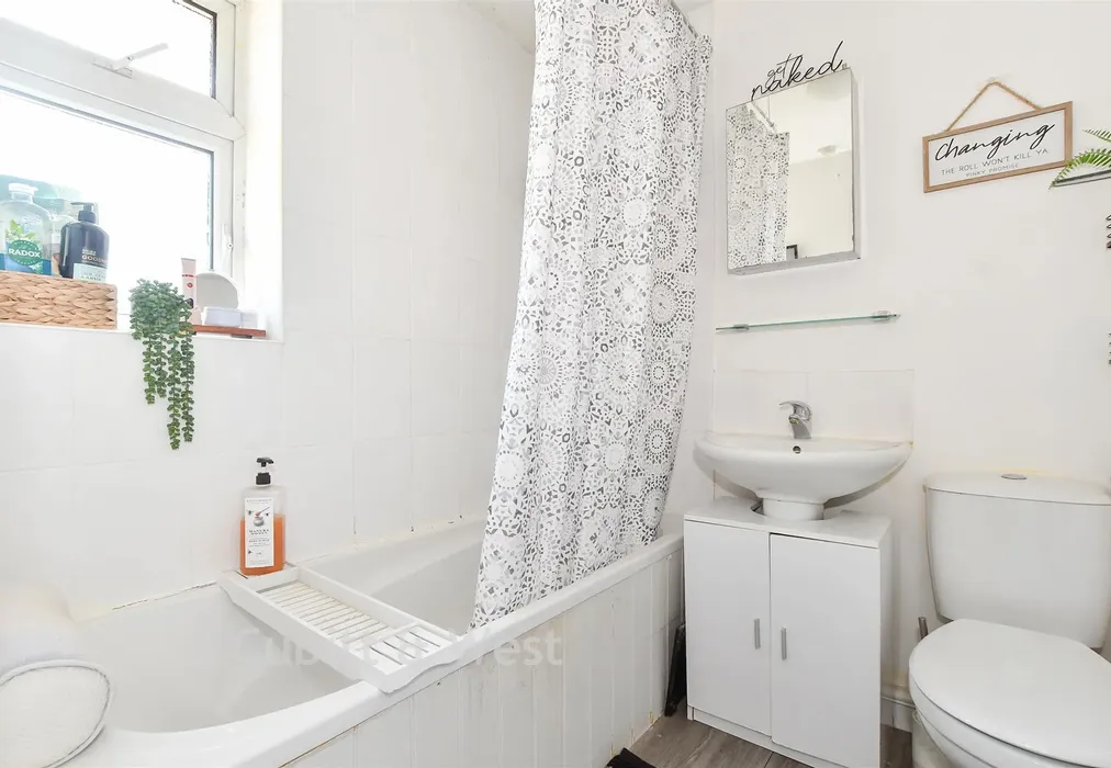 Bathroom - Stubs Hill, Dorking, Surrey - Wards of Kent