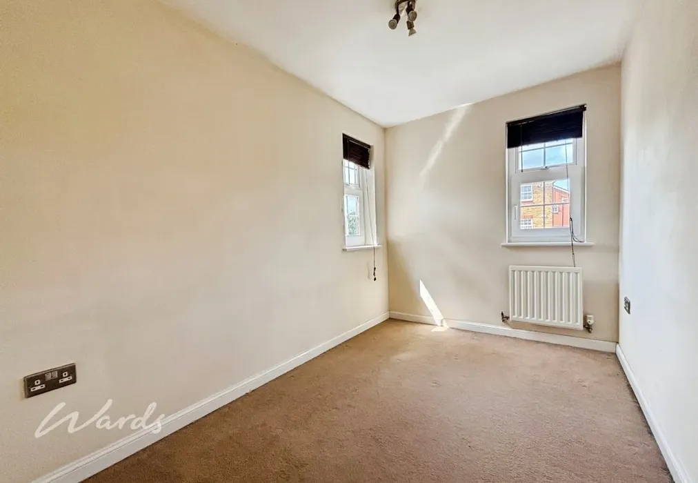 Bedroom 2 - Amethyst Drive Sittingbourne ME10 - Wards of Kent