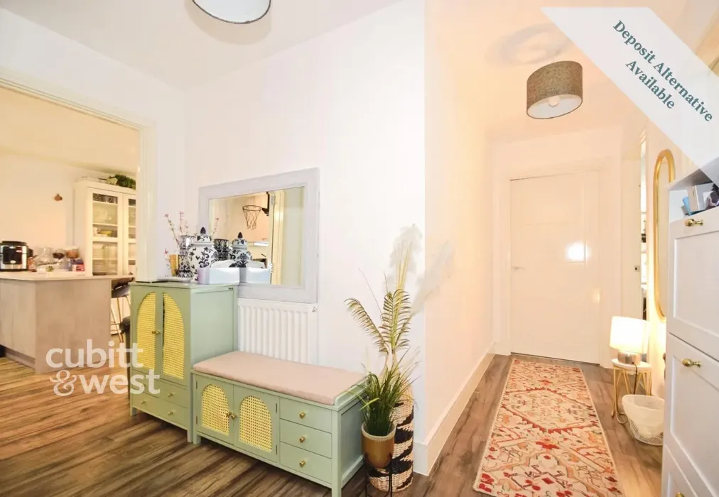 Hallway - Octagon House, Russell Way, RH10 - Wards of Kent