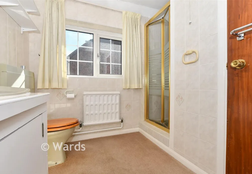 Bathroom - Brenchley Road, Brenchley, Tonbridge, Kent - Wards of Kent