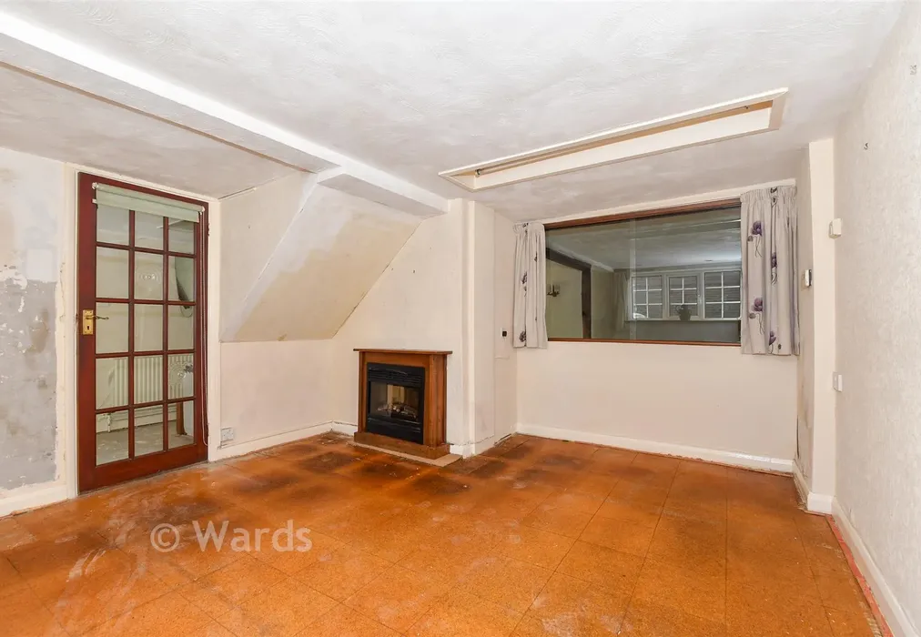 Family Room - Brenchley Road, Brenchley, Tonbridge, Kent - Wards of Kent