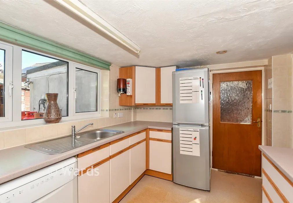 Kitchen - Brenchley Road, Brenchley, Tonbridge, Kent - Wards of Kent