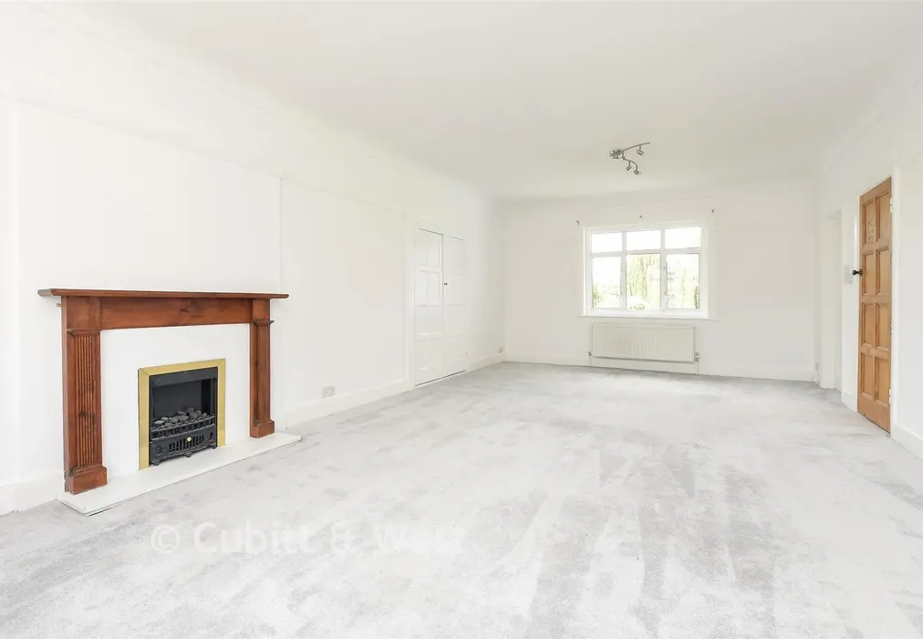 Lounge/Dining Room - Ladbroke Road, Redhill, Surrey - Wards of Kent