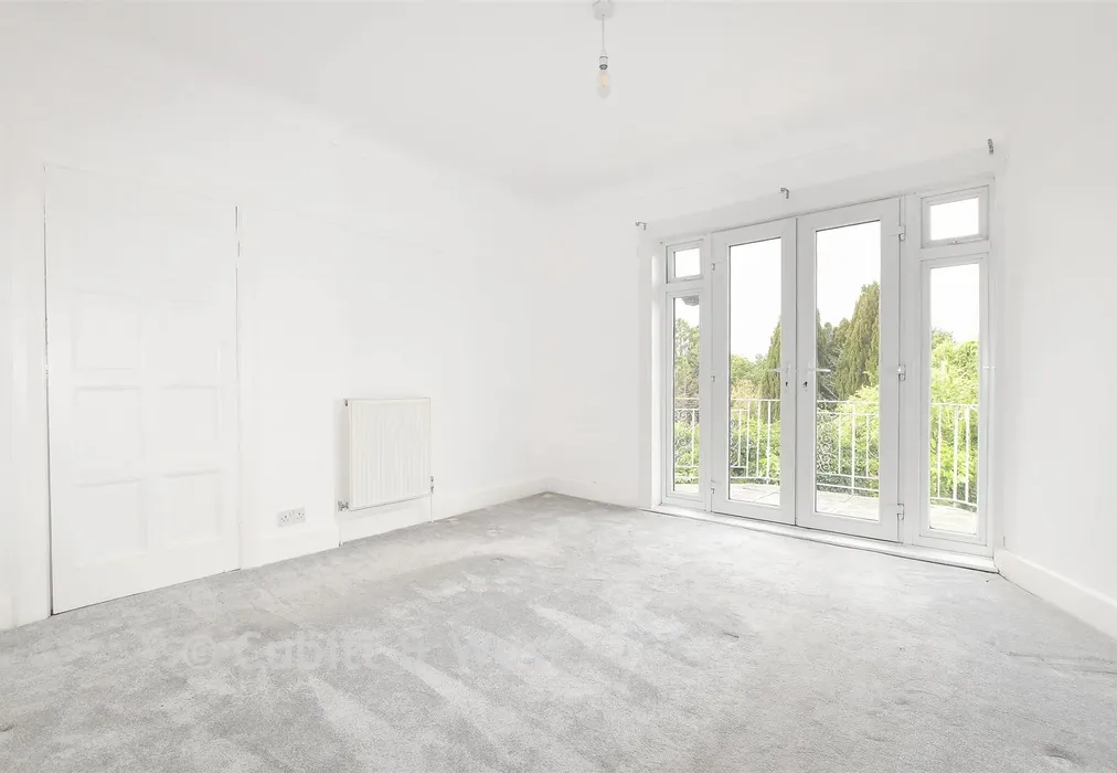 Bedroom 1 - Ladbroke Road, Redhill, Surrey - Wards of Kent