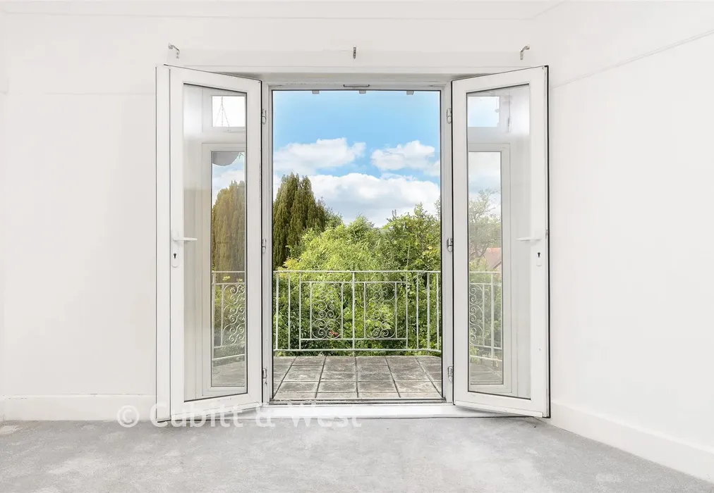 External Feature - Ladbroke Road, Redhill, Surrey - Wards of Kent