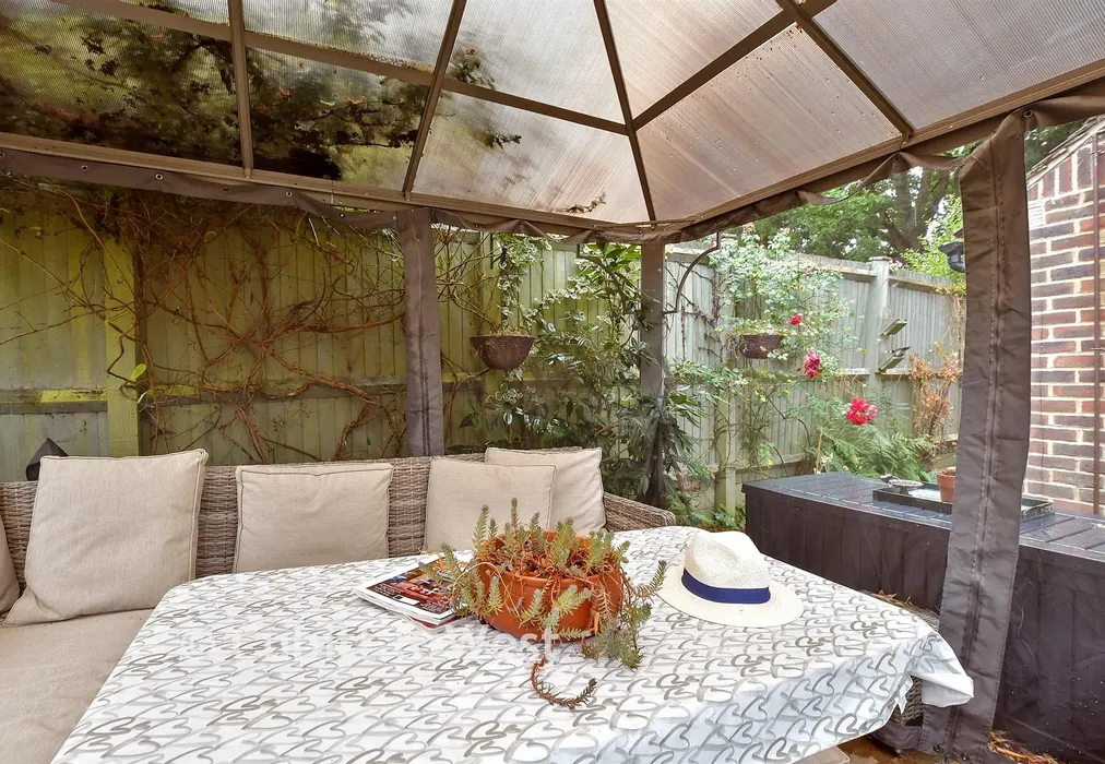 Rear Garden - Spierbridge Road, Storrington, West Sussex - Wards of Kent